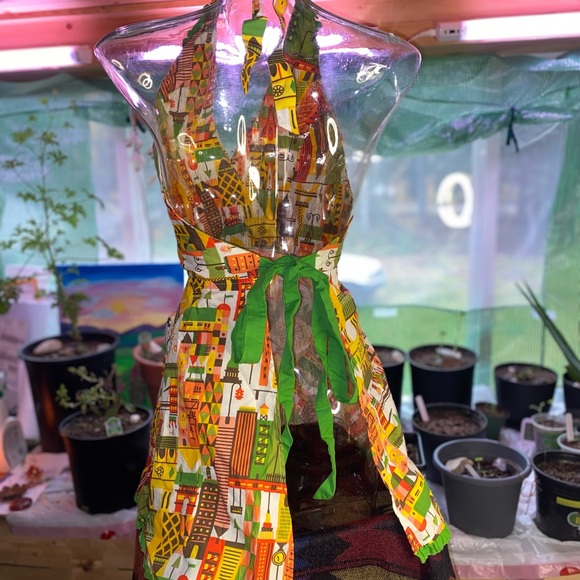 Apron - Picture 3 of 3